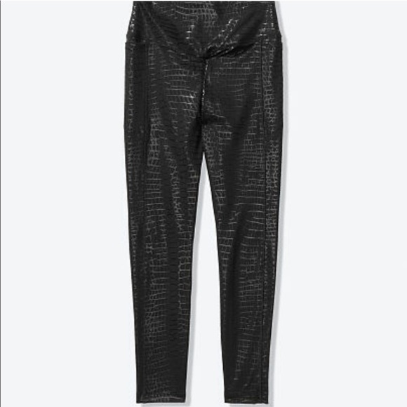 Pink Victoria's Secret blk snakeskin print legging - Picture 2 of 10